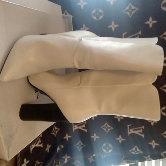 Salara heeled boots, color is cream, 8.5 - Picture 2 of 3